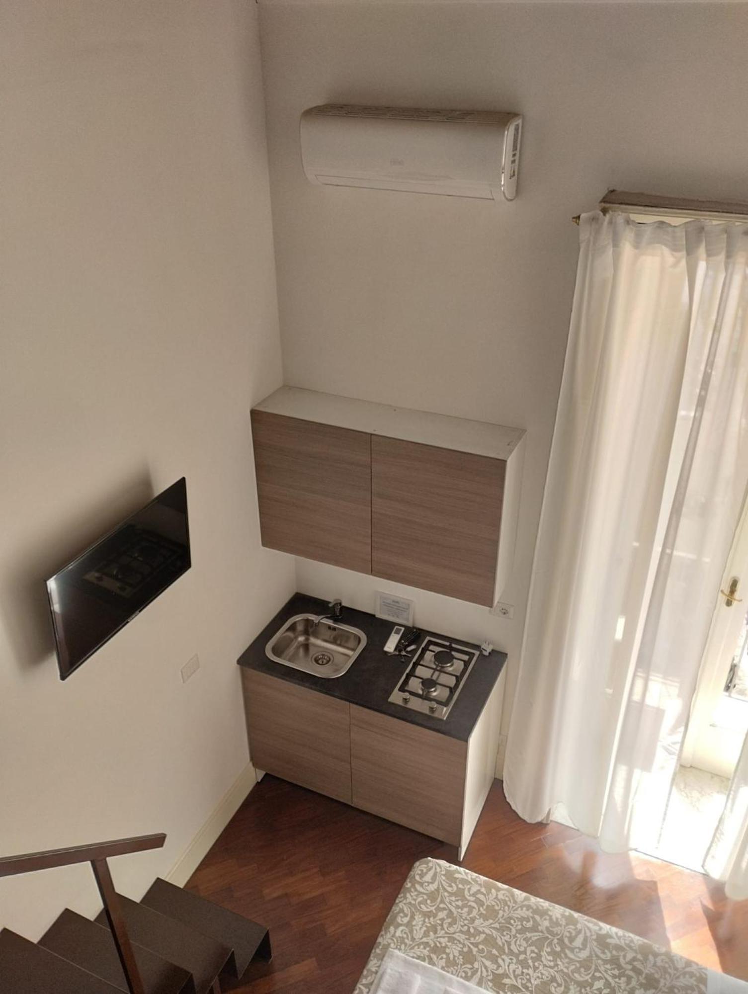 Residence E Appartamenti Cavallerizza Naples Exterior photo