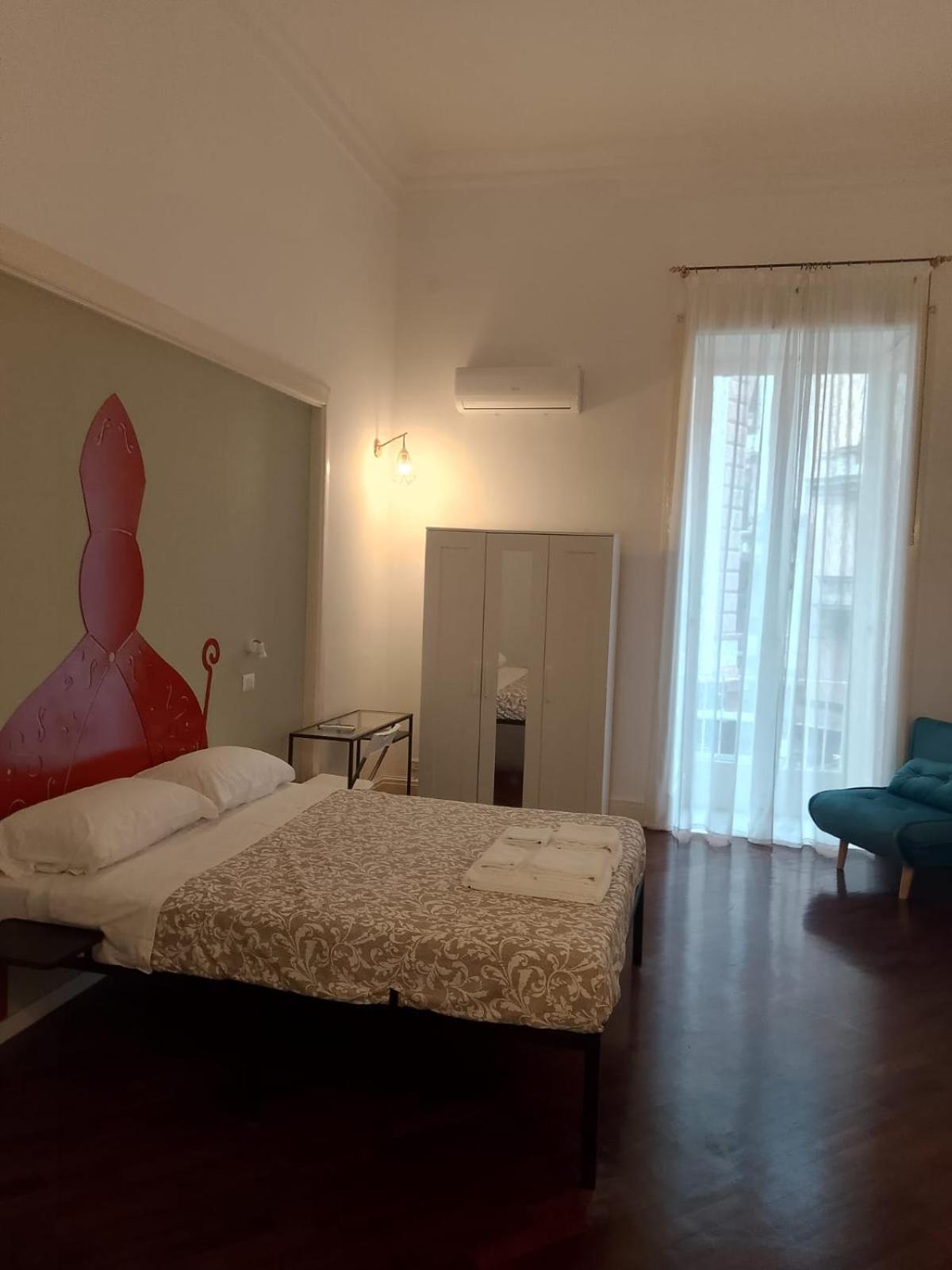 Residence E Appartamenti Cavallerizza Naples Exterior photo