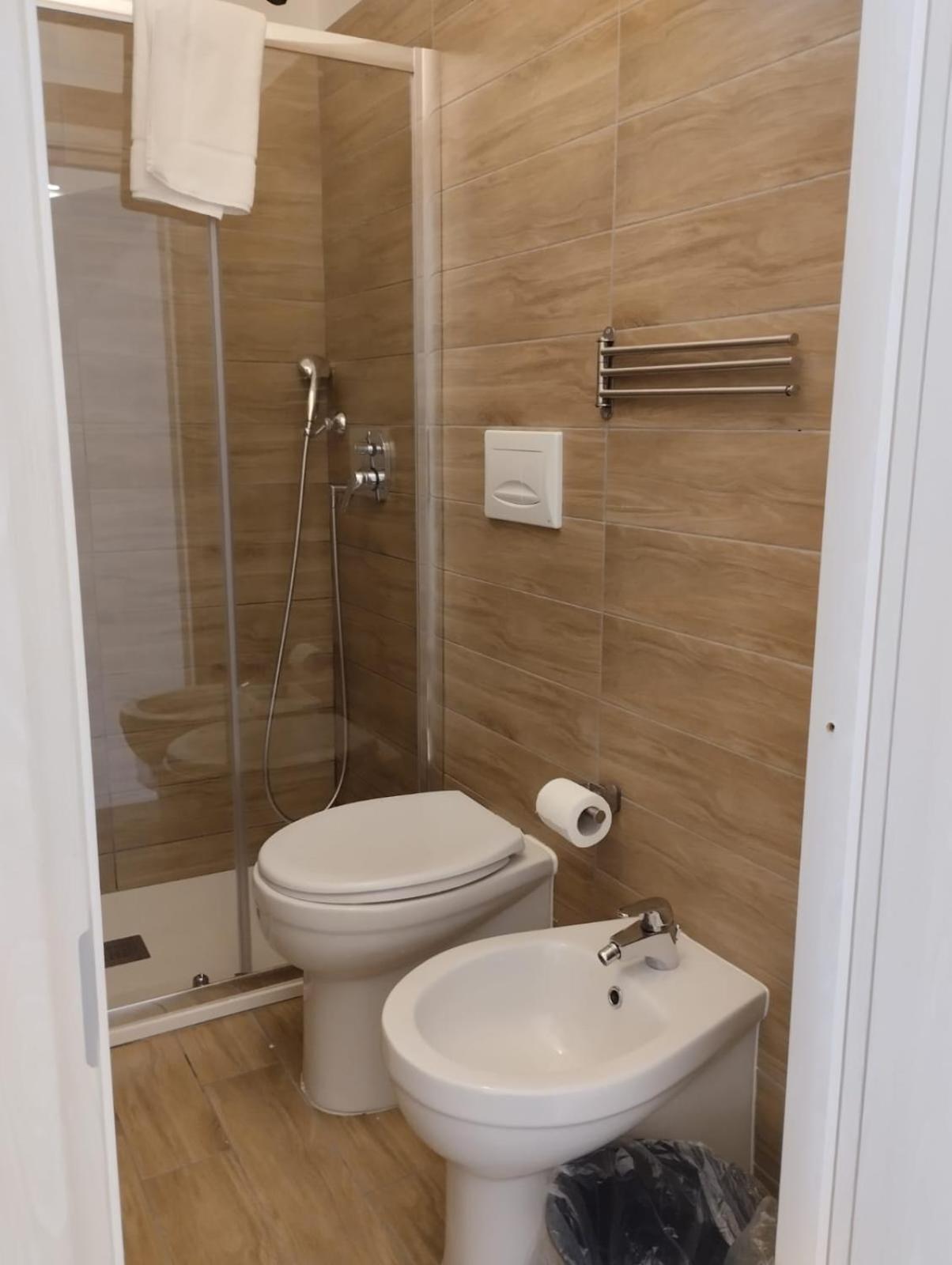Residence E Appartamenti Cavallerizza Naples Exterior photo