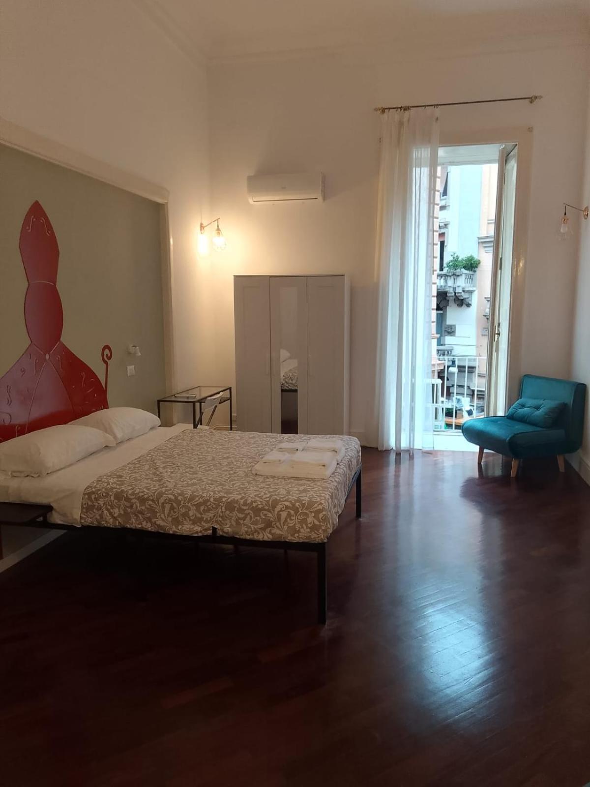 Residence E Appartamenti Cavallerizza Naples Exterior photo